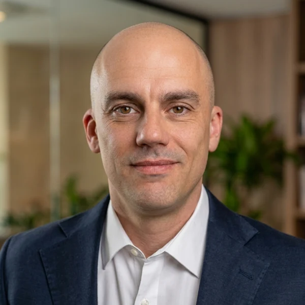Portrait photo of Dr. Renato Da Silva